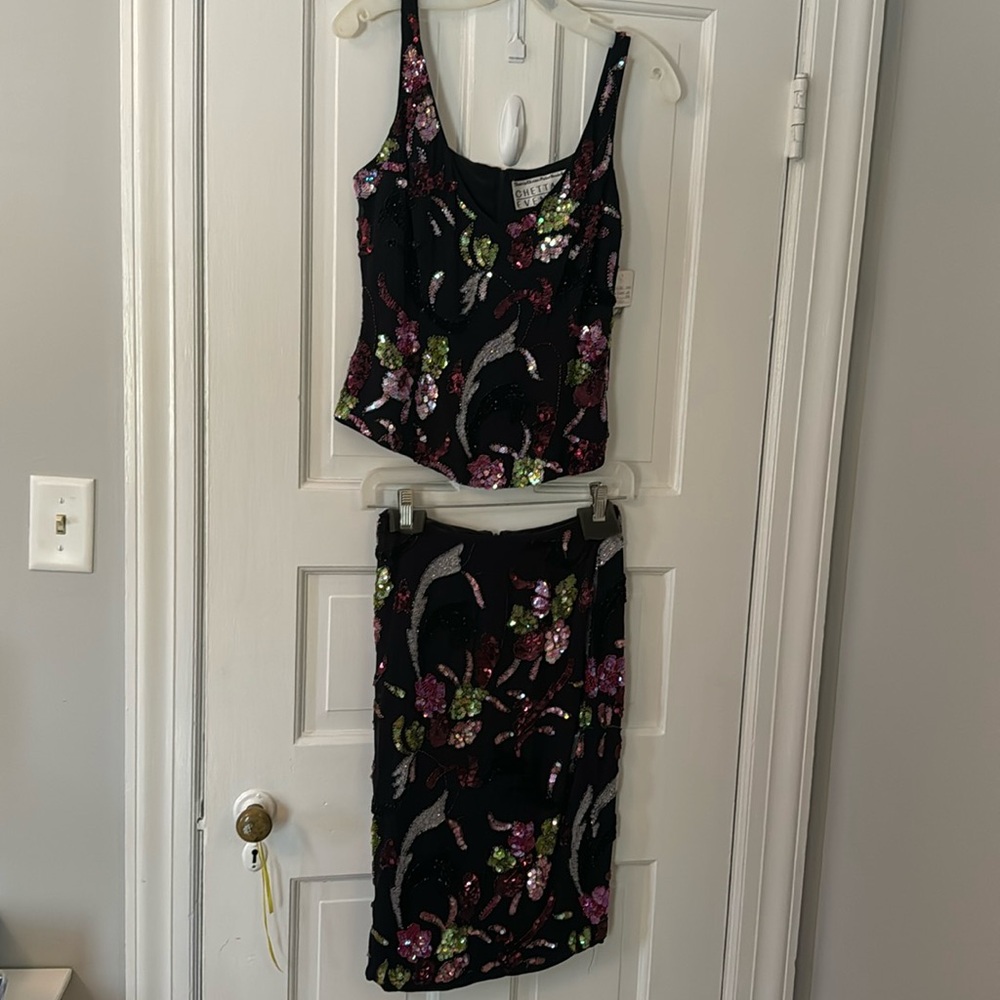 New! Women’s sequined top and skirt
